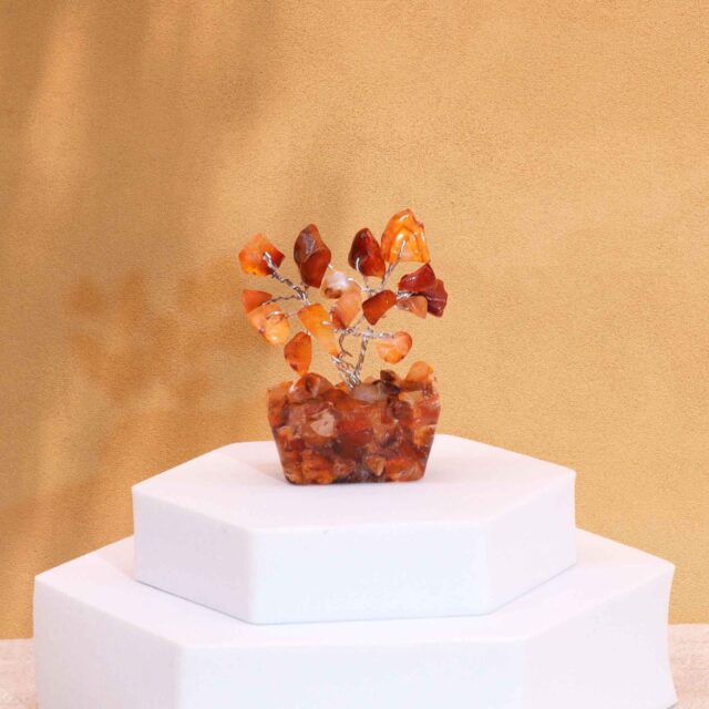 Mini-Edelsteinbaum mit Orgonit-Sockel – Karneol (15 Steine)