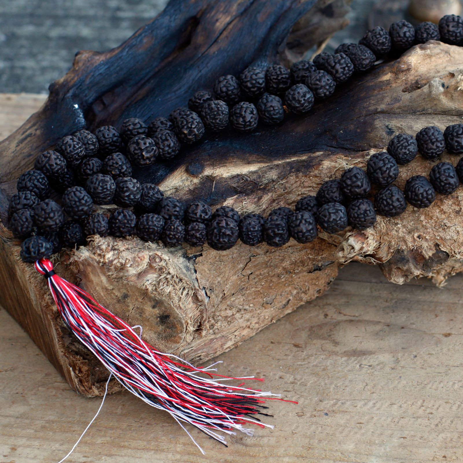 108 Rudraksha Mala – Dark – Bild 5