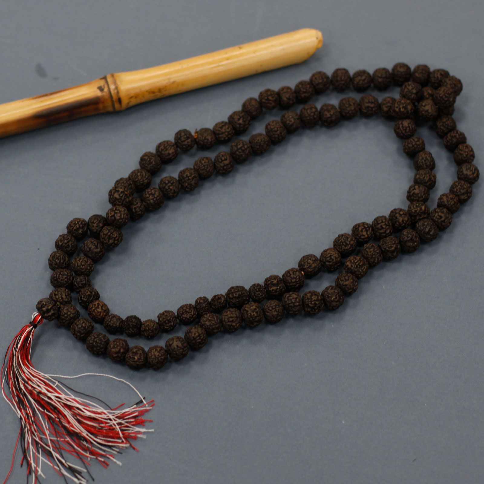 108 Rudraksha Mala – Dark – Bild 4