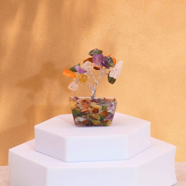 Mini-Edelsteinbaum mit Orgonit-Sockel – Mehrfarbige Steine (15 Steine)
