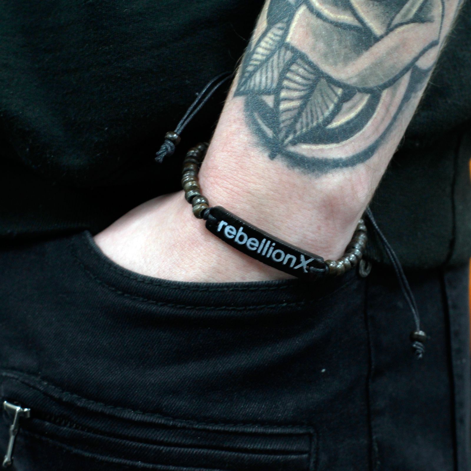 Coco Slogan Armreif – Rebellion X – Bild 4