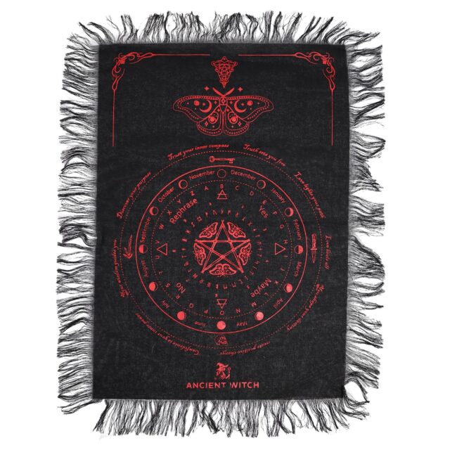 Pendeltuch „Ancient Witch“ – Mystisch Nachtfalter – Schwarz & Blood Rot