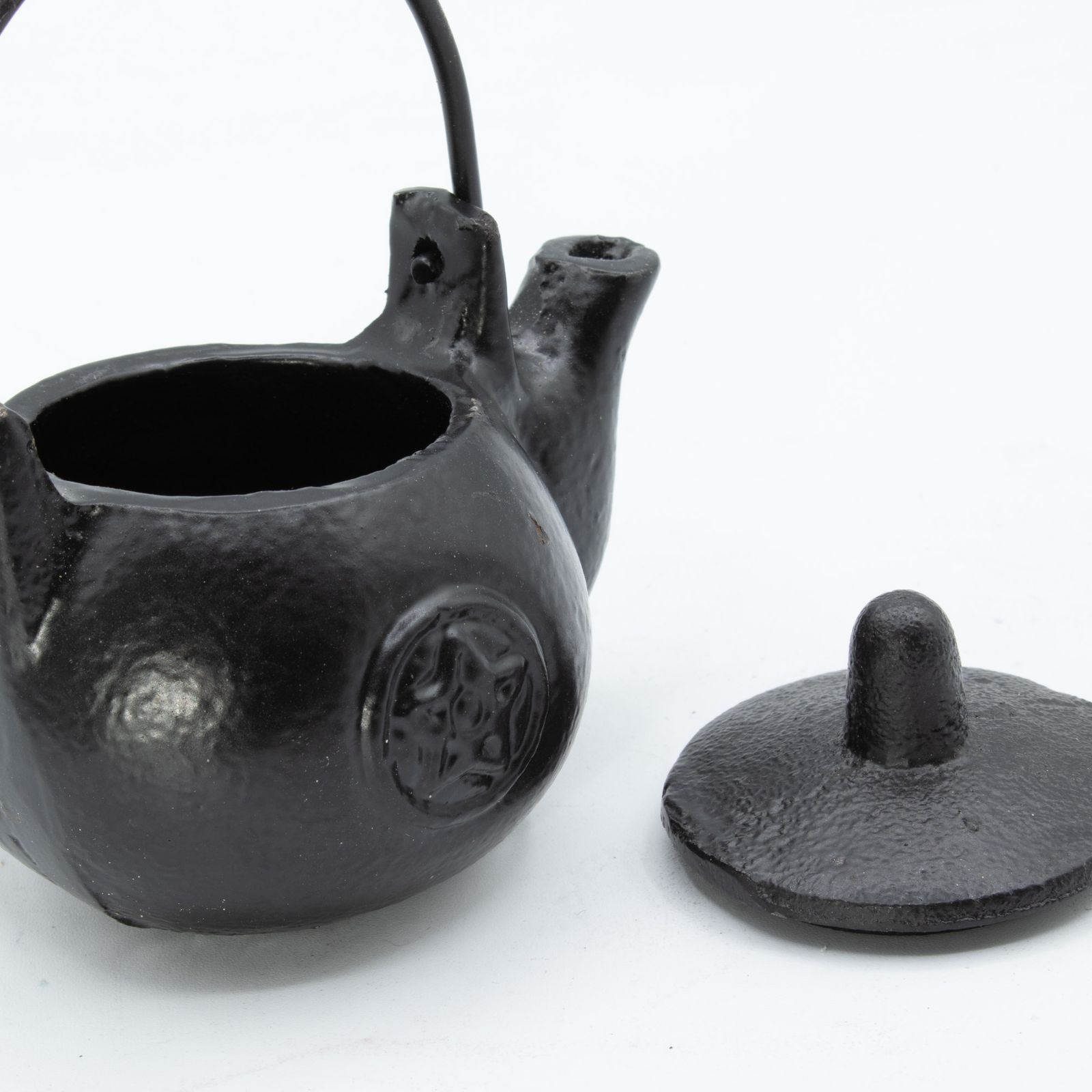 Räucherhalter – Klein Gusseisen Ritual Topf mit Fünfeck 8x8x10 cm – Bild 5