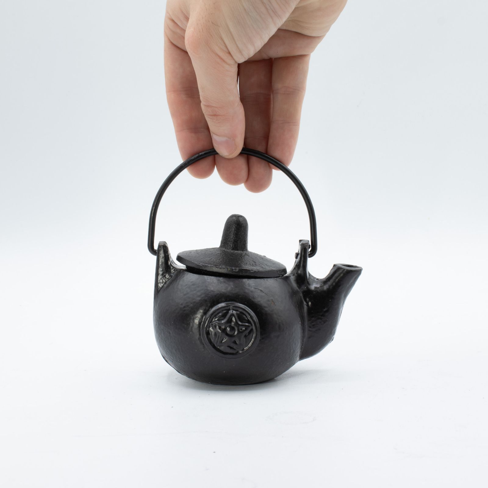 Räucherhalter – Klein Gusseisen Ritual Topf mit Fünfeck 8x8x10 cm – Bild 6