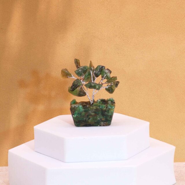 Mini-Edelsteinbaum mit Orgonit-Sockel – Grüner Aventurin (15 Steine)