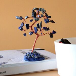 Edelsteinbaum – Sodalith auf Blau Achat-Sockel (35 Steine)