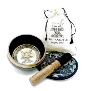 Handgeschlagenes Klangschalen-Geschenkset mit Gravur – 14 cm – Lotusblüte