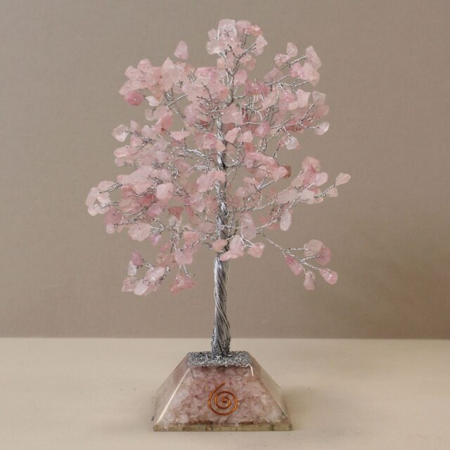 Edelsteinbaum mit Orgonit-Sockel – 320 Steine – Rosenquarz