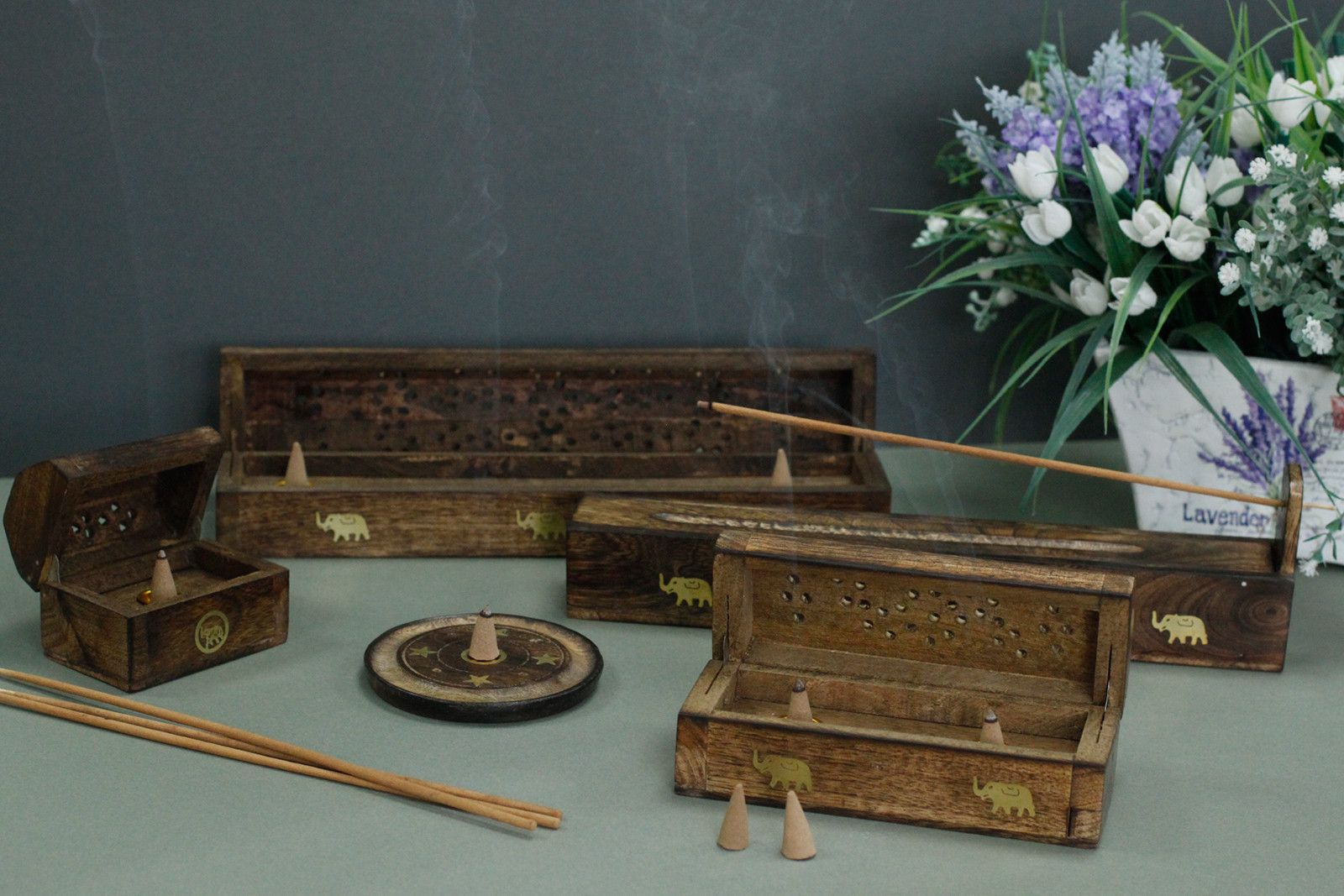 Räucherhalter – & – sortiert Design – Mangoholz – Bild 3