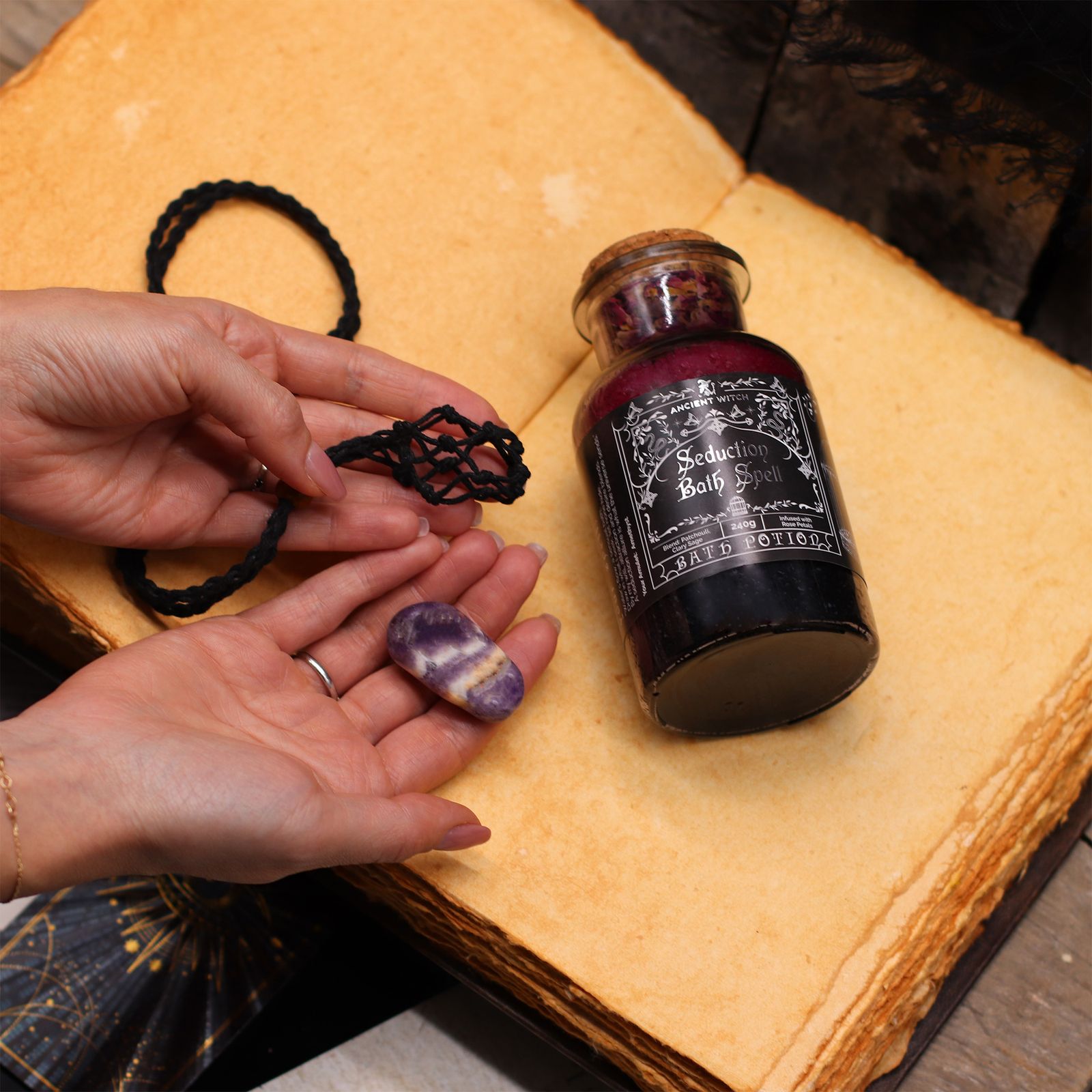 Badesalz – Ancient Witch Baderitual-Mischung & Amethyst Kristall Amulett – Verführung – Bild 10