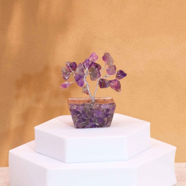 Mini-Edelsteinbaum mit Orgonit-Sockel – Amethyst (15 Steine)