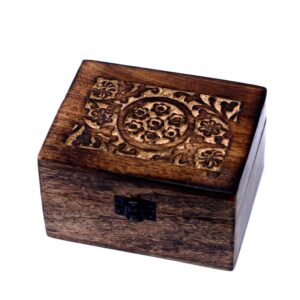 Aromatherapie-Ölbox aus Mangoholz – 12 Flaschenplätze – Blumenmotiv