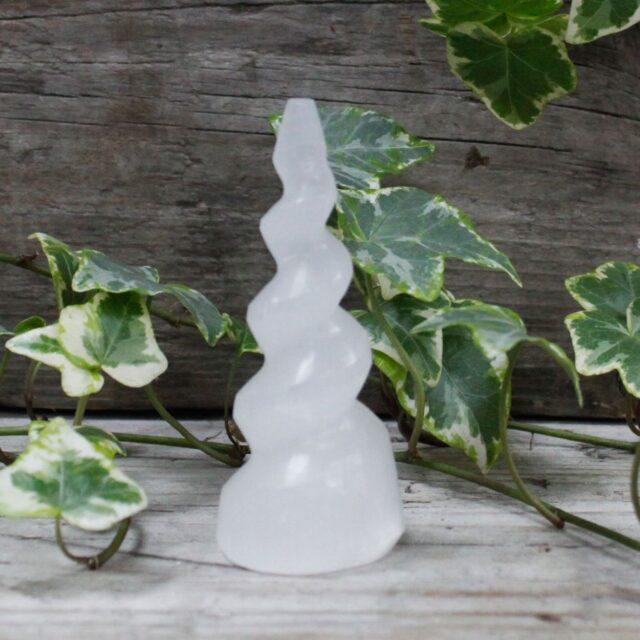 Selenit Spiralform Unicorn Horn Turm – 10 cm