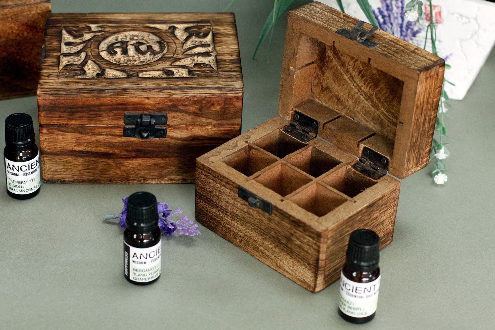 Aromatherapie-Ölbox aus Mangoholz – 6 Flaschenplätze – AW-Motiv – Bild 4