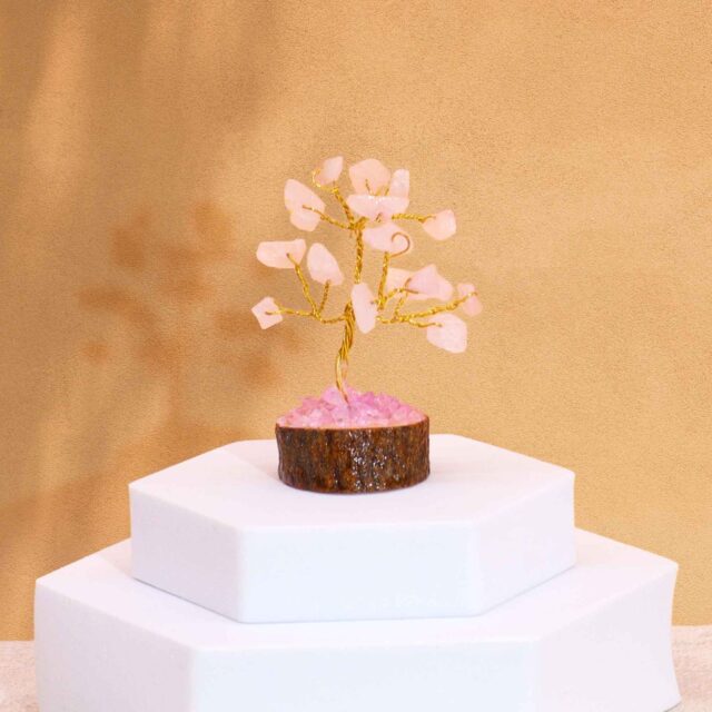 Mini-Edelsteinbaum mit Holzsockel – Rosenquarz (15 Steine)